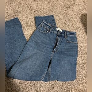 Abercrombie Ultra High Rise Curve Love 90s Straight Jean